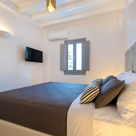 White Harmony Suites メガロホリ エクステリア 写真