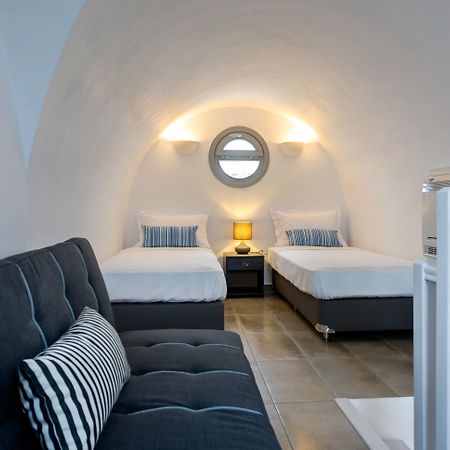 White Harmony Suites メガロホリ エクステリア 写真