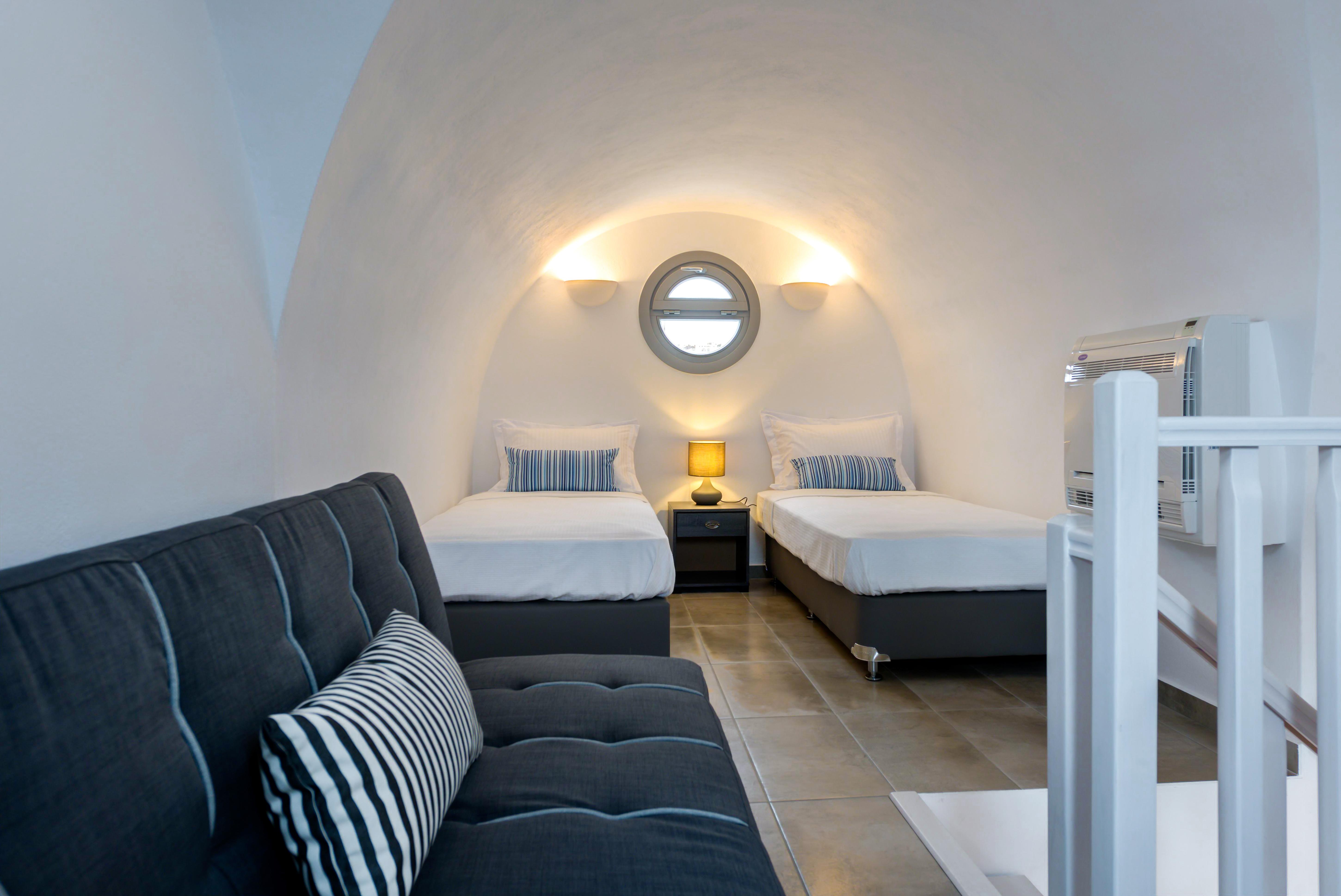 White Harmony Suites メガロホリ エクステリア 写真
