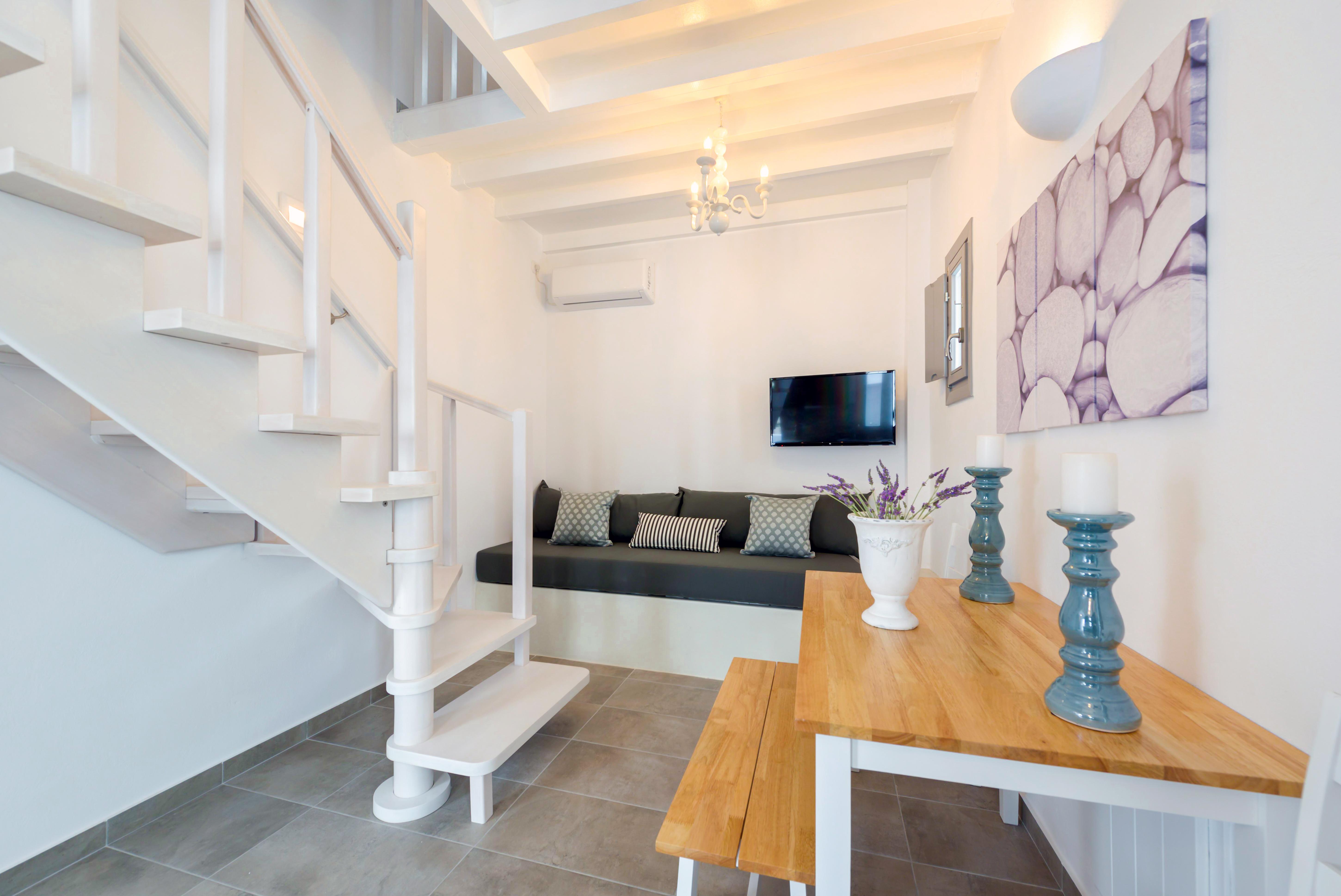 White Harmony Suites メガロホリ エクステリア 写真