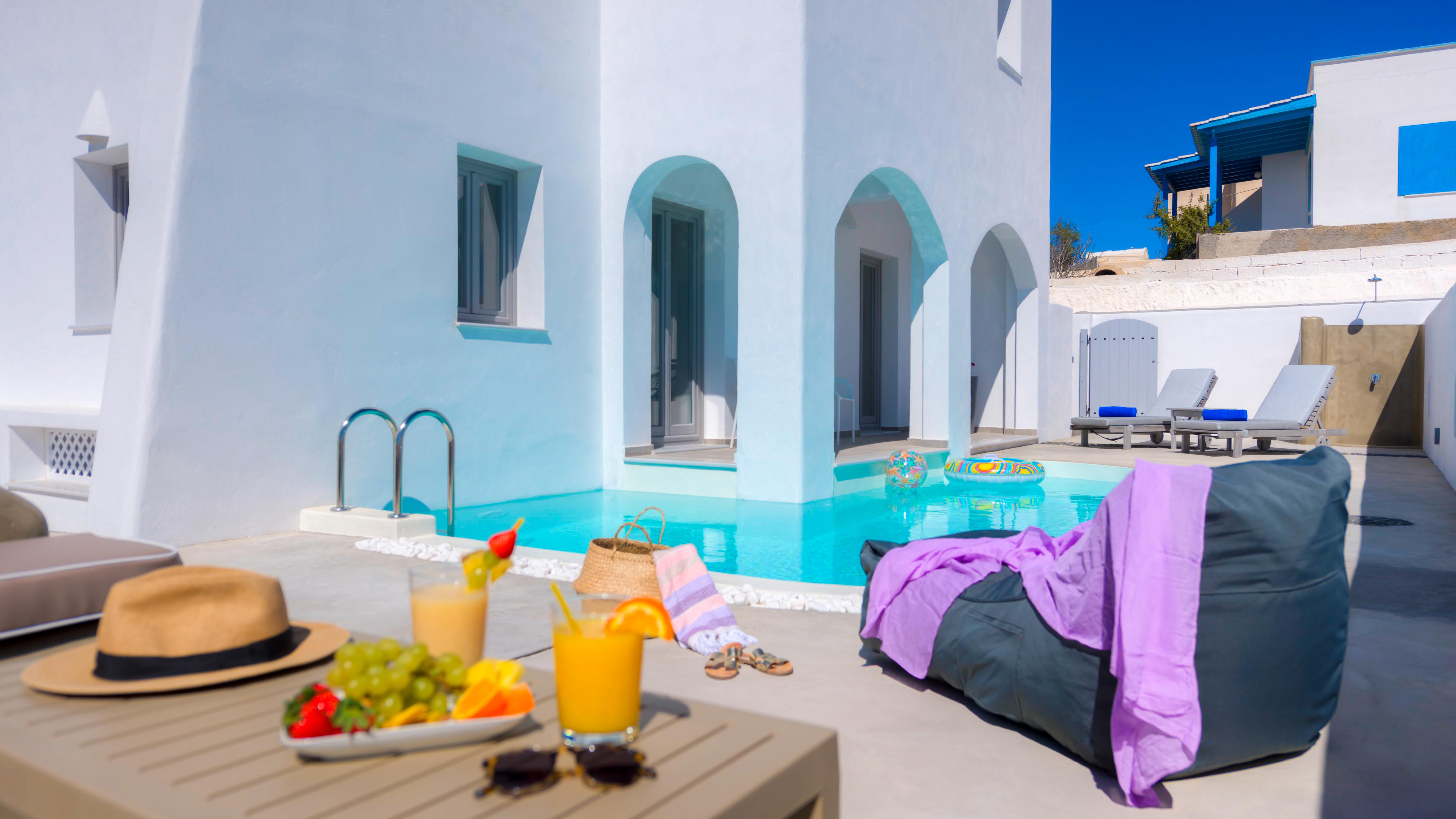White Harmony Suites メガロホリ エクステリア 写真