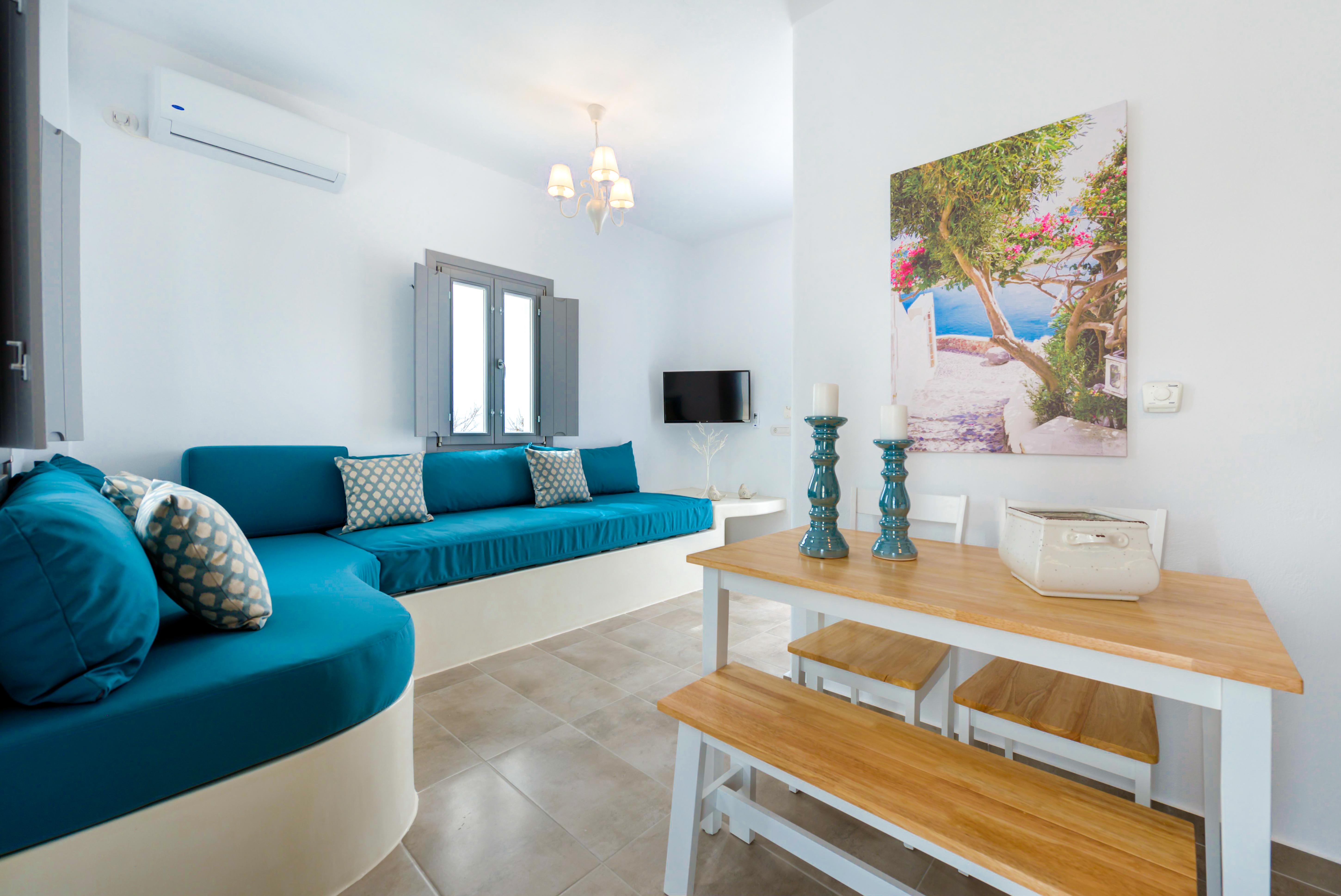 White Harmony Suites メガロホリ エクステリア 写真
