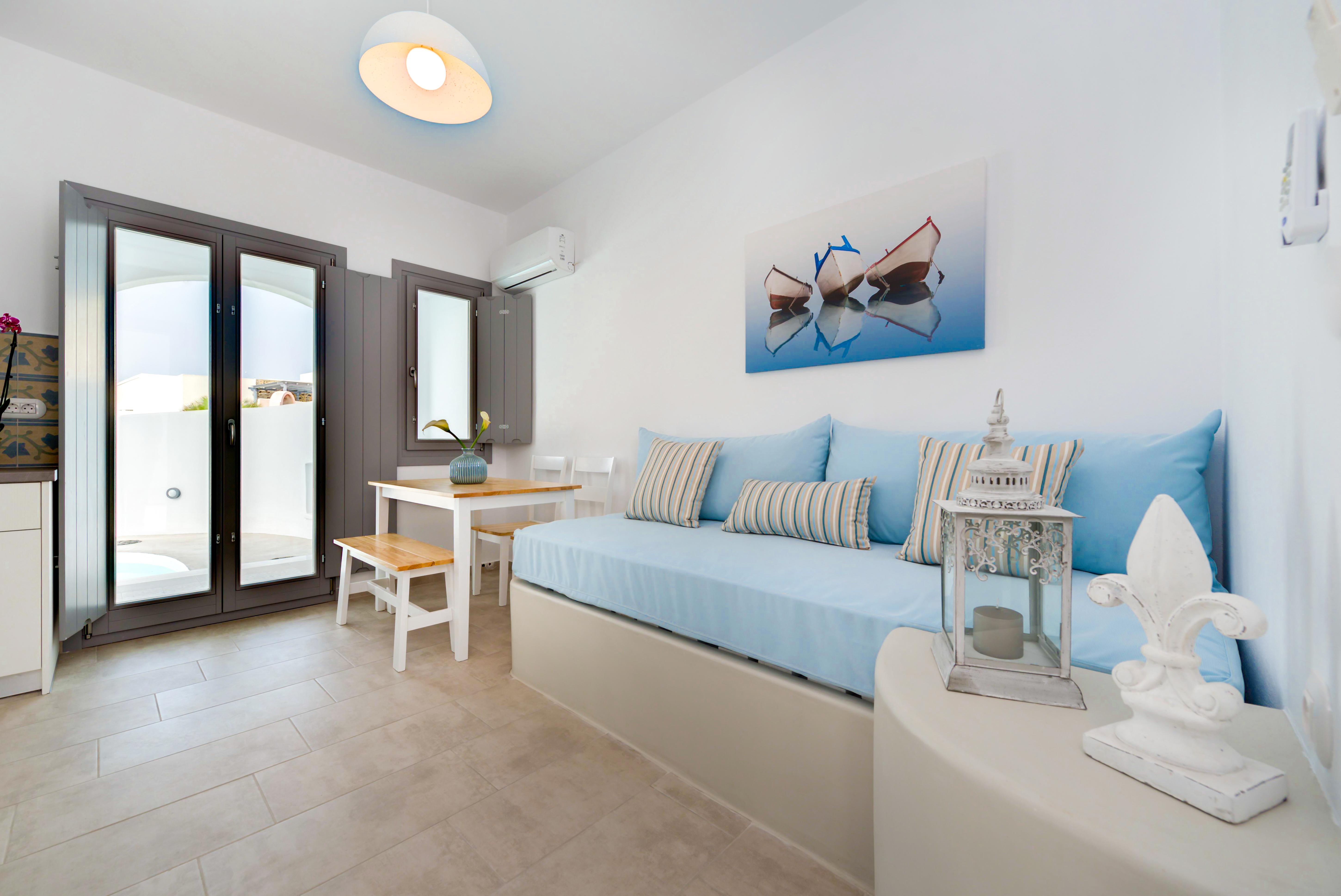 White Harmony Suites メガロホリ エクステリア 写真