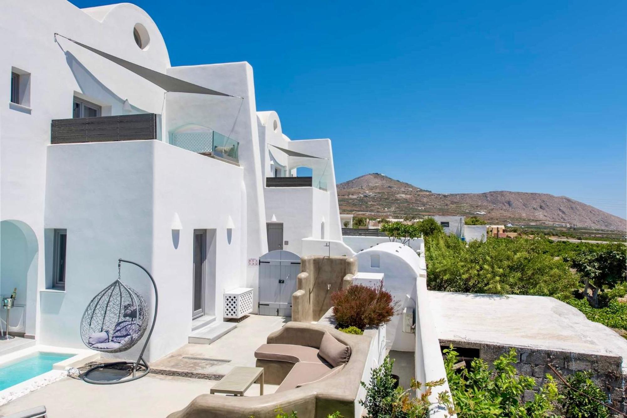 White Harmony Suites メガロホリ エクステリア 写真