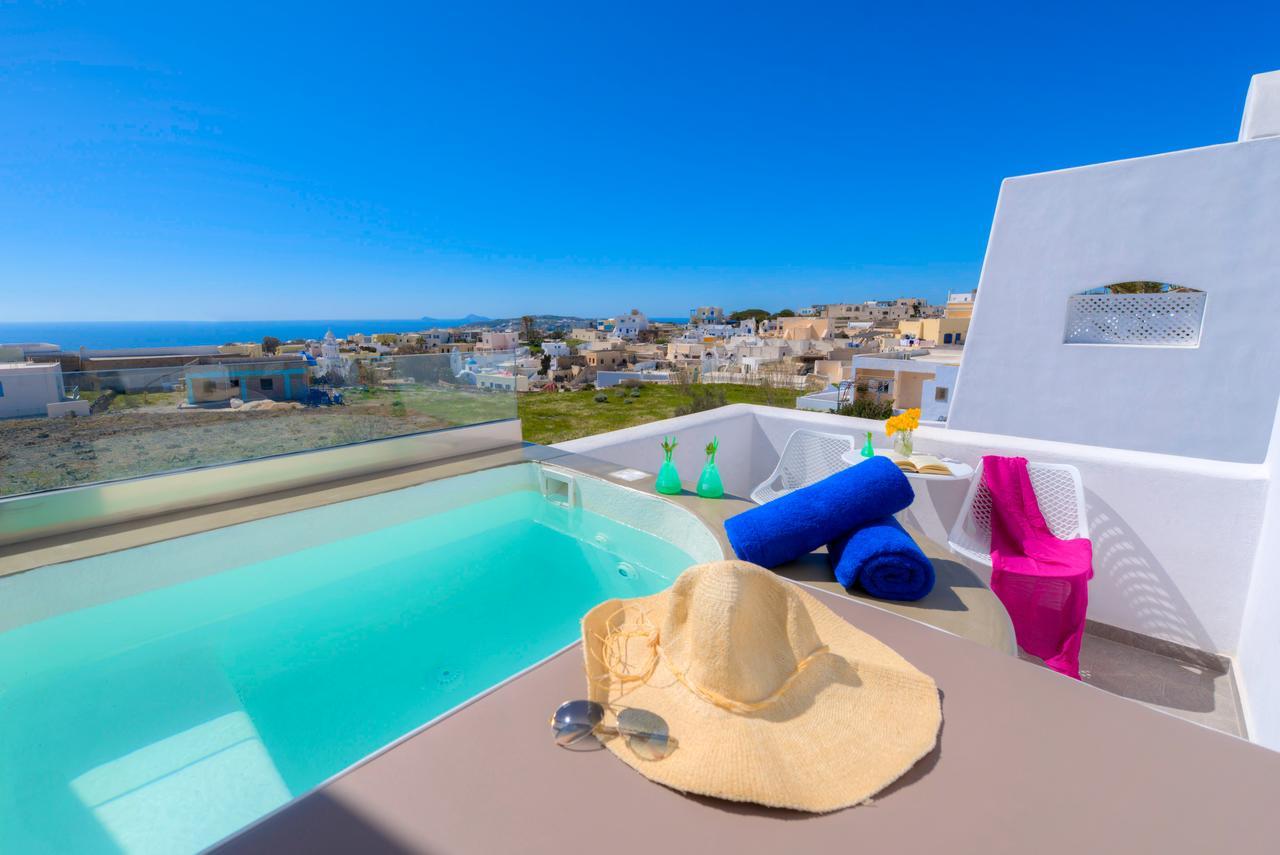 White Harmony Suites メガロホリ エクステリア 写真