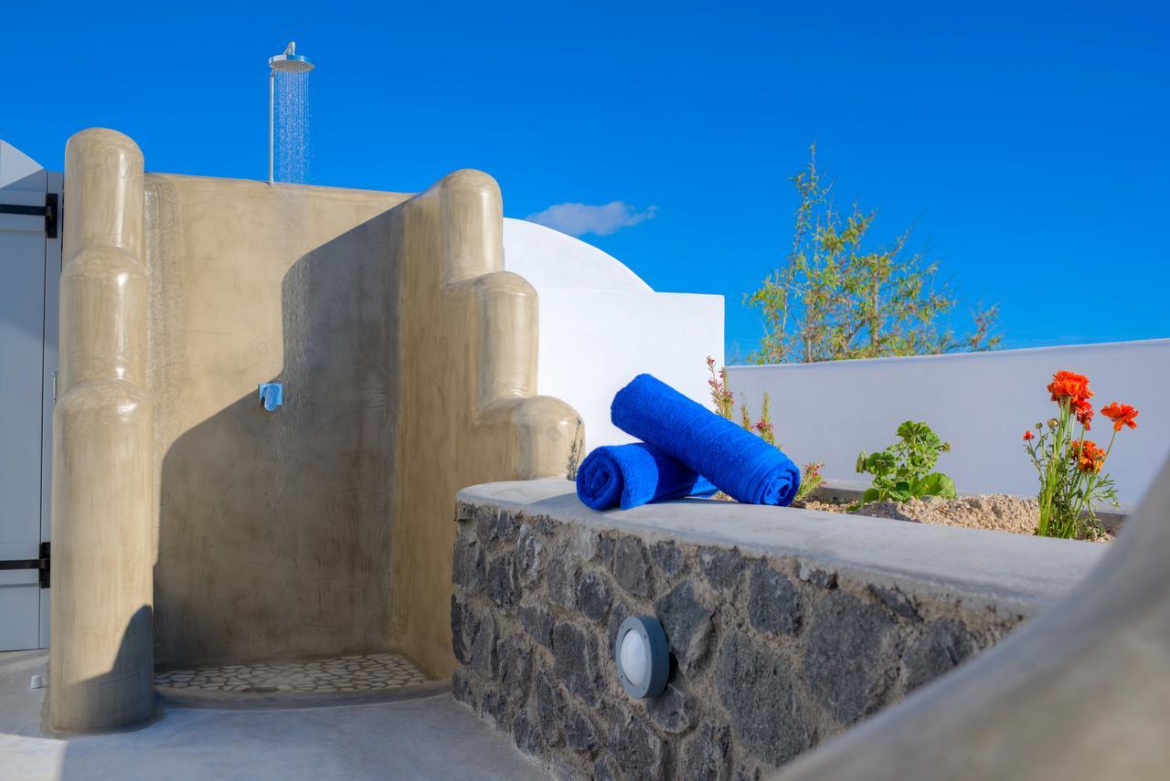 White Harmony Suites メガロホリ エクステリア 写真